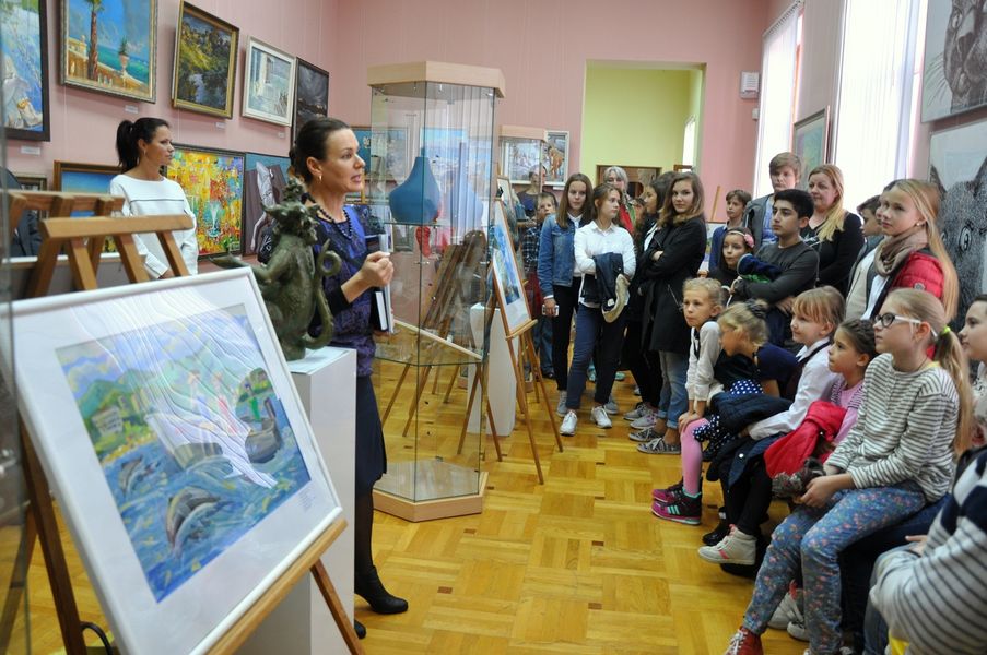Юные сочинские художники приняли участие во взрослой выставке