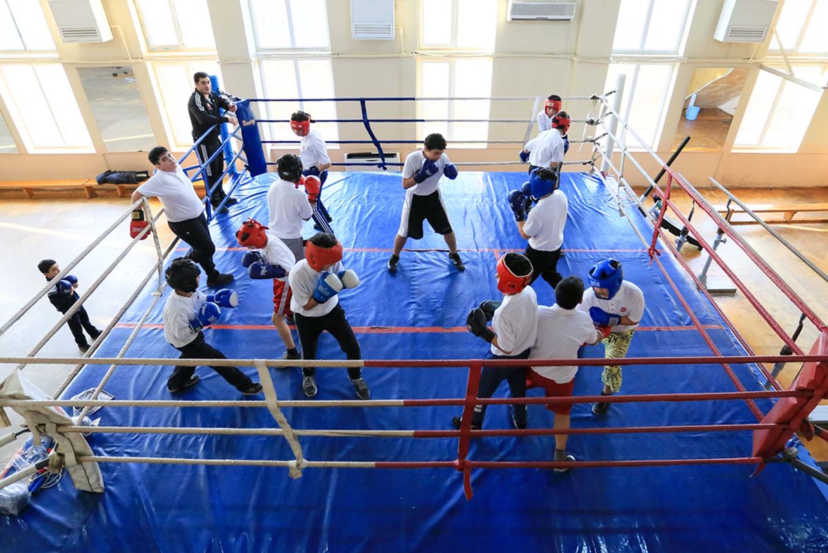 Nar организовал тренировки по боксу для сирот и детей из малообеспеченных семей