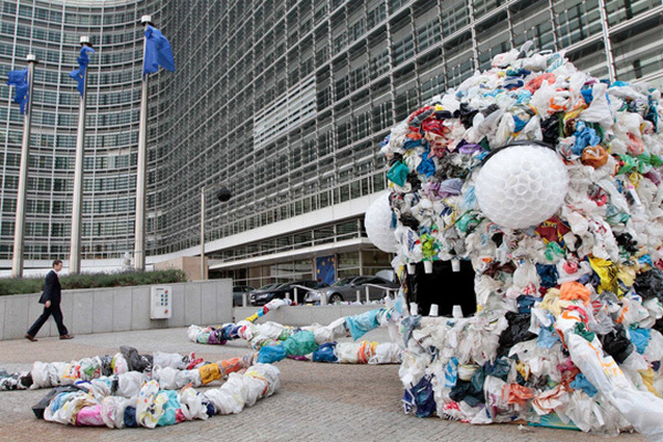 В Брюсселе ввели запрет на одноразовые пластиковые пакеты