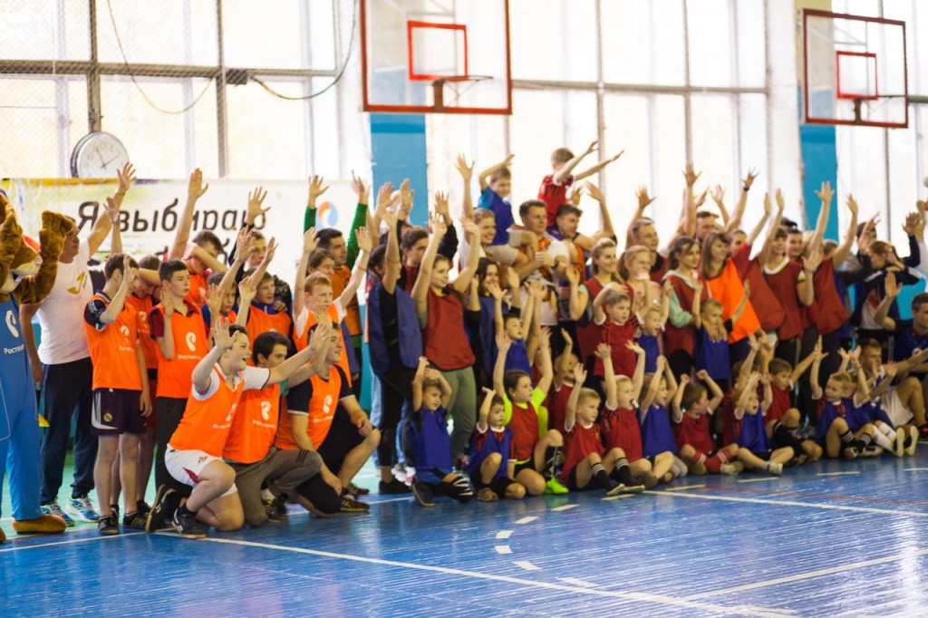 Воспитанники детских домов сыграли в финале благотворительного проекта «Я выбираю футбол»