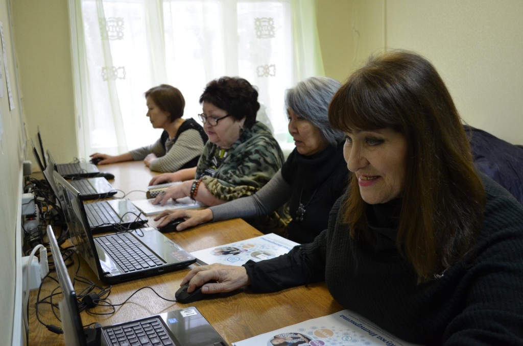 Первые 30 пенсионеров Калмыкии в 2018 г. обучились компьютерной грамотности на курсах «Азбука Интернета» от «Ростелекома» и ПФР