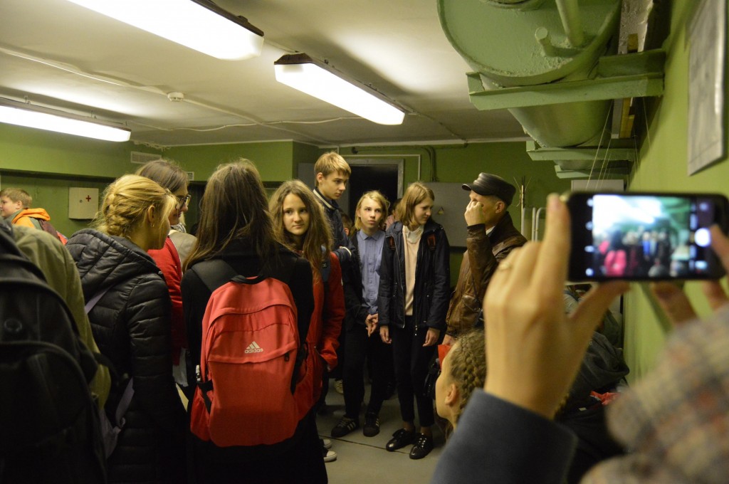 Омские школьники побывали на объекте гражданской обороны в здании «Ростелекома»